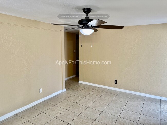 Building Photo - Single Family Home