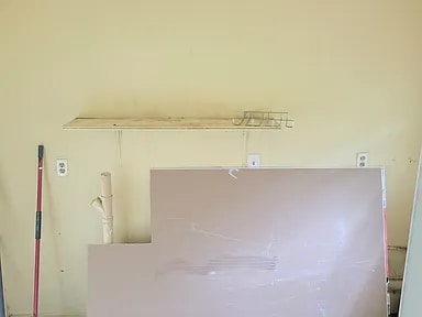 Building Photo - 1032 Capri Cir