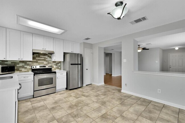 Building Photo - 3315 Settlement Dr