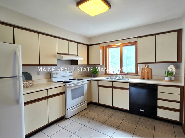Primary Photo - 7 Hartley St