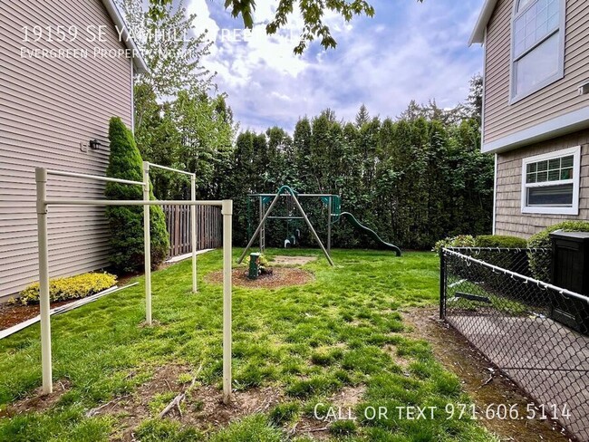 Building Photo - 19159 SE Yamhill St