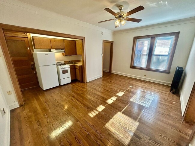 Interior Photo - 2339 N. Geneva