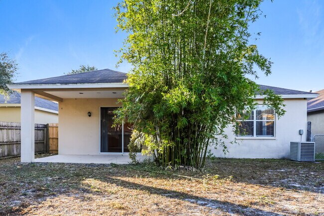 Building Photo - 9707 Patrician Dr