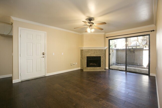 Building Photo - 9939 Azuaga St