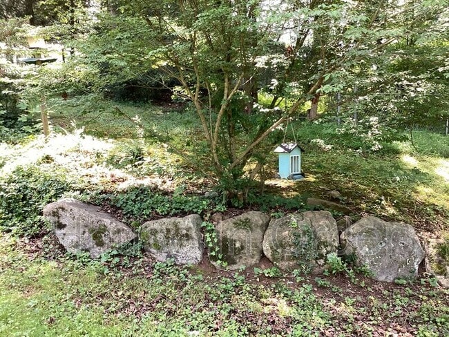 Building Photo - 12 Rockwood Ln