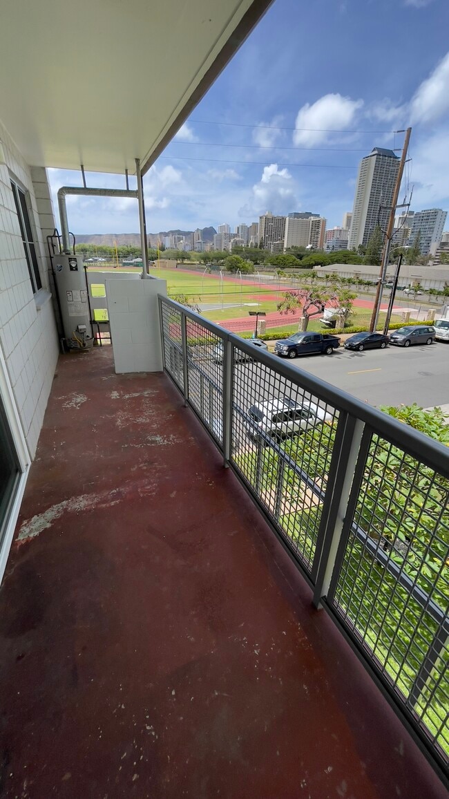 Building Photo - 516 Kamoku St