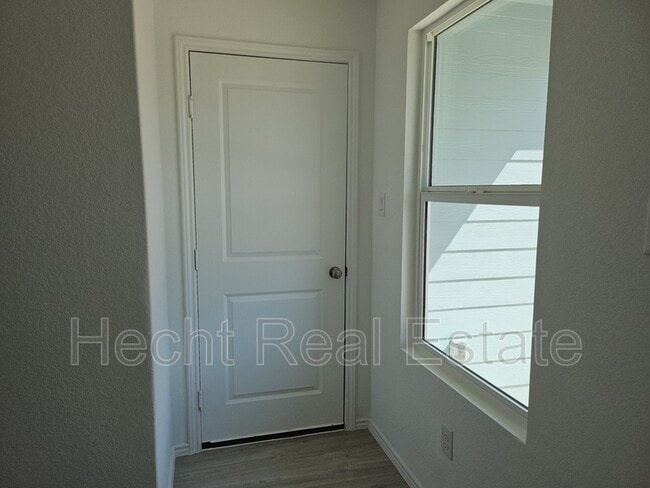 Building Photo - 9216 Saint Jerome