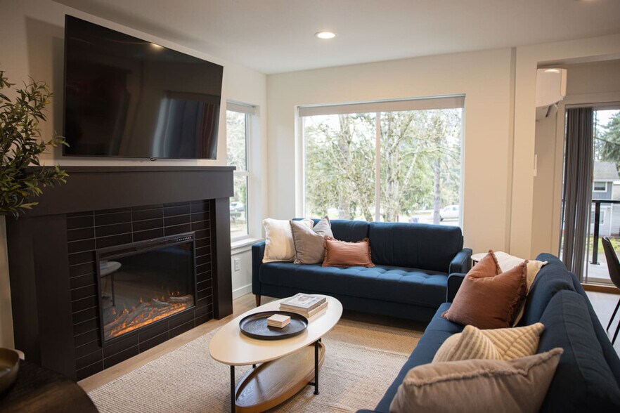 Building Photo - 3922 I St