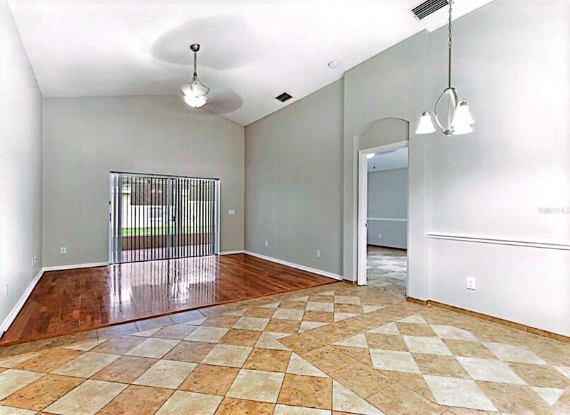 Building Photo - 5725 Hawklake Rd