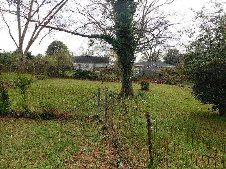 Building Photo - 2174 Whites Mill Rd