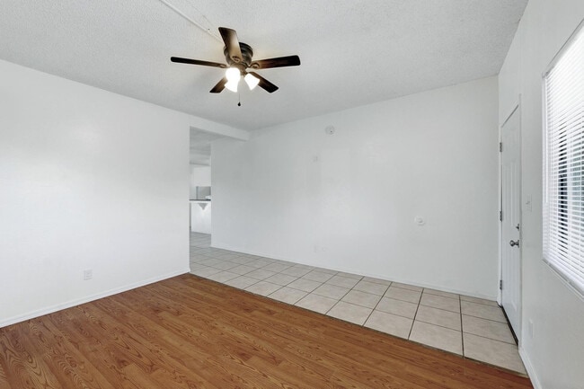 Building Photo - 4931 E De Medici Dr