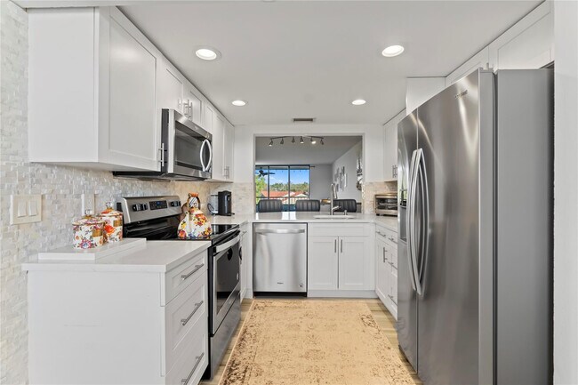 Building Photo - 1850 Homewood Blvd