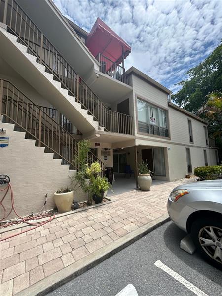 Building Photo - 1313 SW 8th Ct