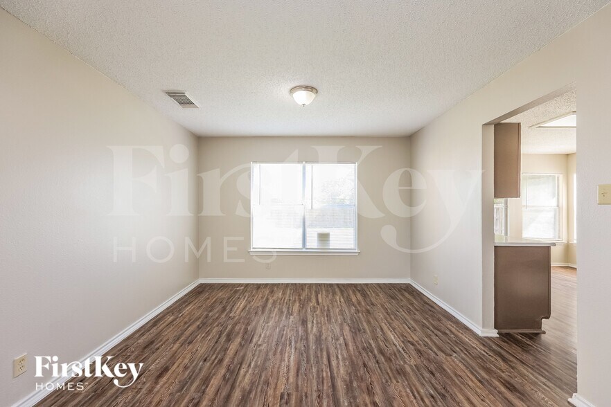 Building Photo - 7915 Cherry Glade