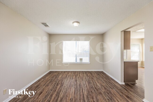 Building Photo - 7915 Cherry Glade