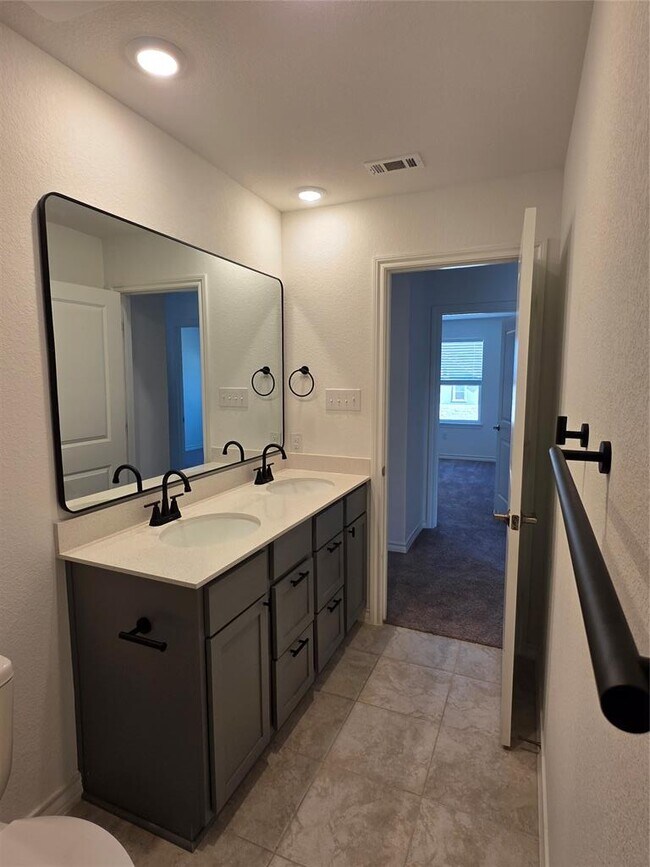 Building Photo - 561 Pepperbark Loop