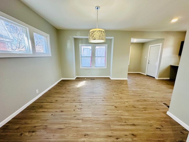 Building Photo - Lease_ Fully Remodeled 3 Bedroom 1 1/2 Bath Welcome Section 8 Call 313-429-3244