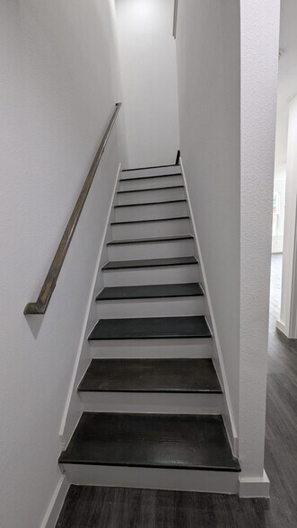 Building Photo - 7904 Shotwell St