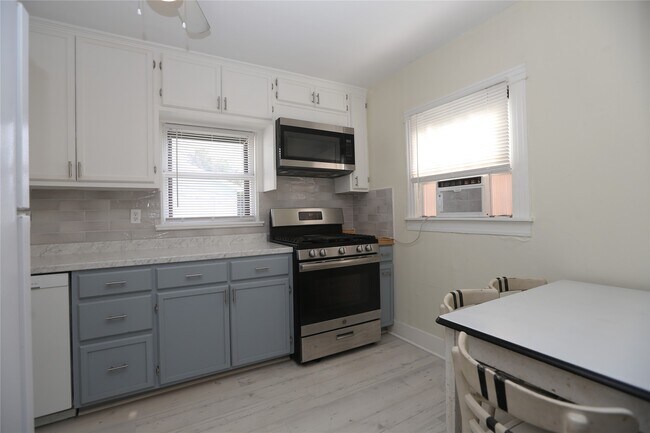 Building Photo - 1404 26th St