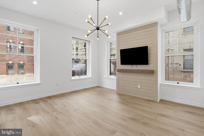 Building Photo - 203 S 13th St