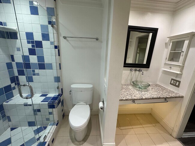 Building Photo - Morningside on the Lake Downstairs 1 Bedroom 1 Bath