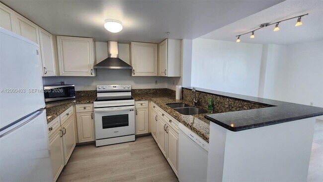 Building Photo - 3000 Coral Wy