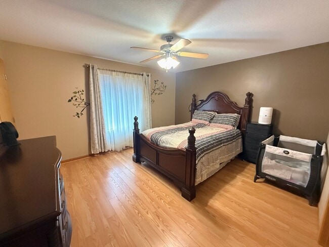 Building Photo - 331 Brookestone Dr SE