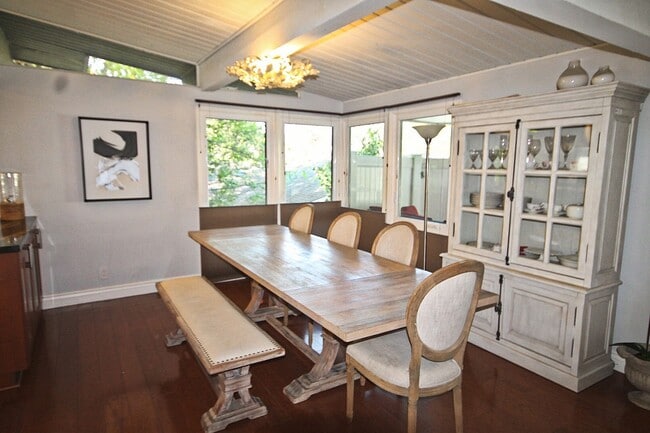 Building Photo - Mid-Century Modern Masterpiece!  South of the BLVD. Minutes to Westside, Mulholland, 405. Roscoma...