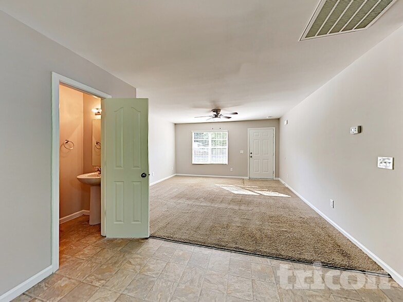 Building Photo - 4915 Magnasco Ln