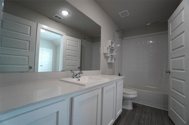 Building Photo - 2512 Green River Rd