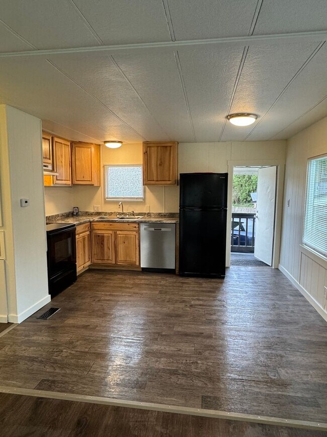 Building Photo - 2 BEDROOM 1 BATH MOBILE HOME FOR RENT