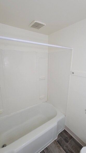 Building Photo - 2031 3rd St