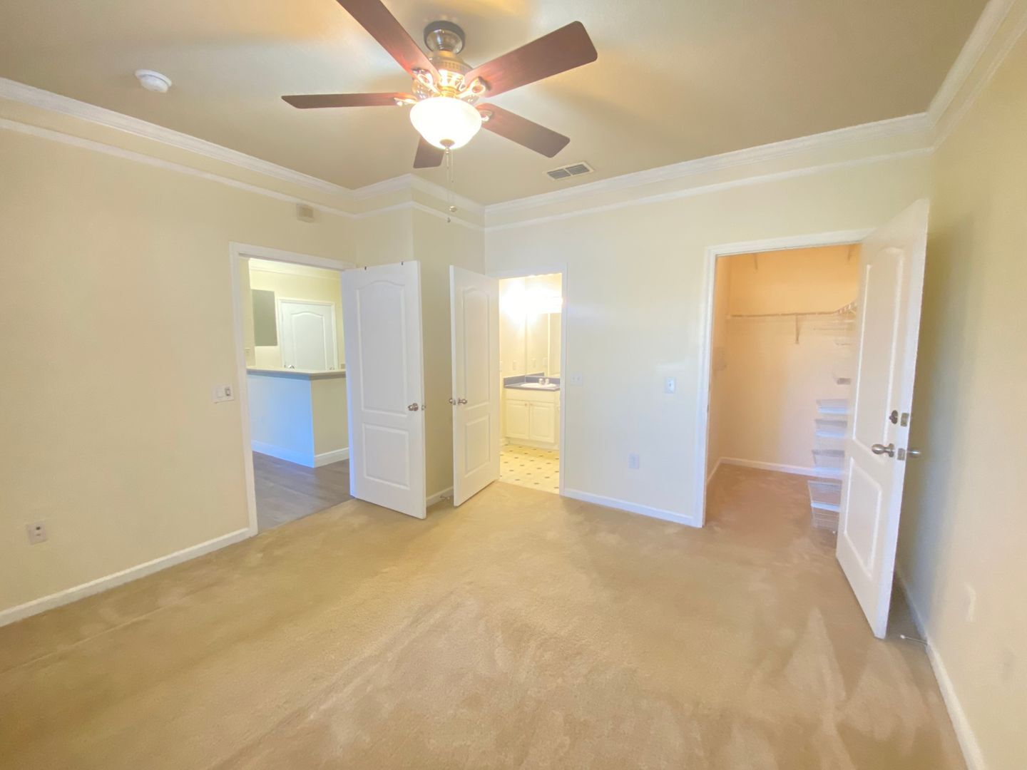 Building Photo - Stunning one bedroom, one bath luxury cond...