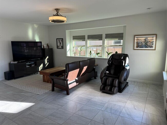 Building Photo - 8145 Daisy Cutter Crossing