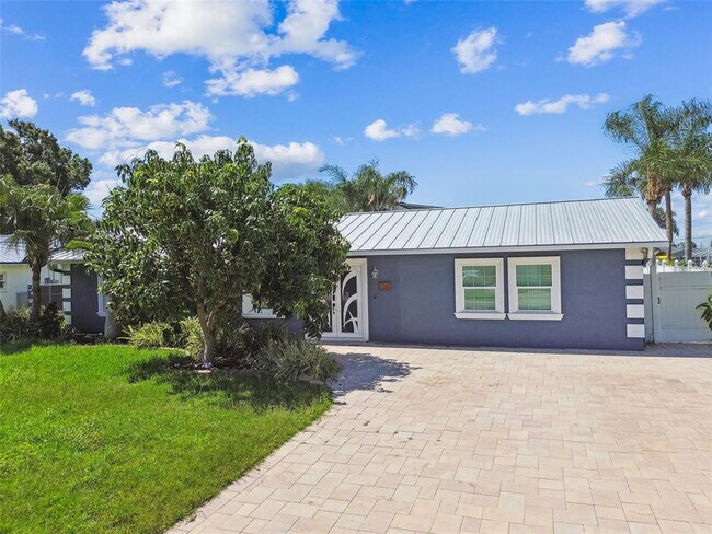 Building Photo - 8708 Thornwood Ln