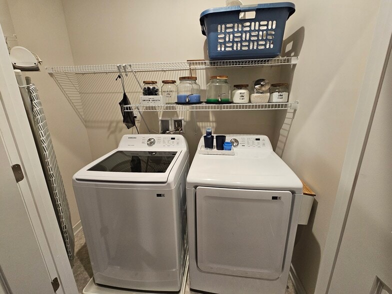 Shared Laundry Room - 7201 Hancock Chase Ct