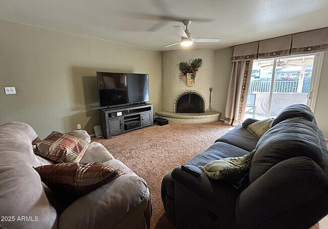 Building Photo - 3625 E Garden Dr
