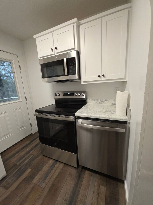 Building Photo - 1315-1317 N. Boston Pl