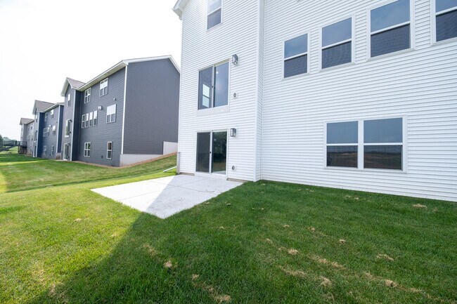 Building Photo - 10704 Bent Pne Ln