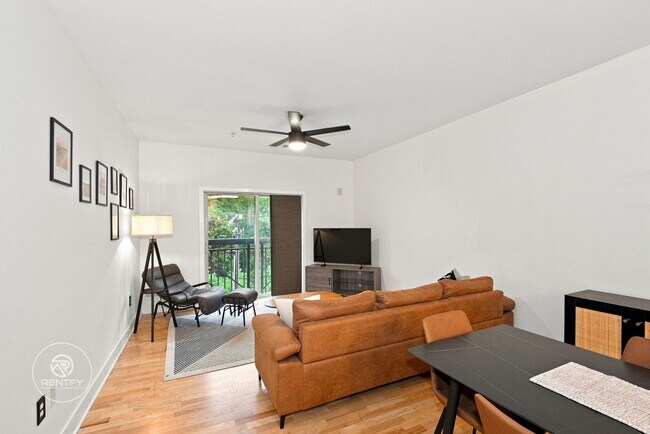 Building Photo - 630 Calvert St