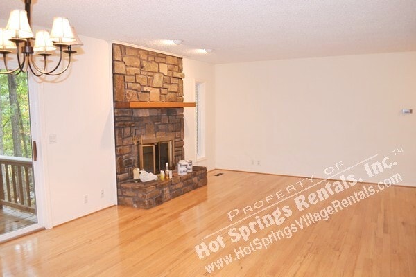 Building Photo - Cozy & Convenient | 2-Bedroom Home Near Ca...