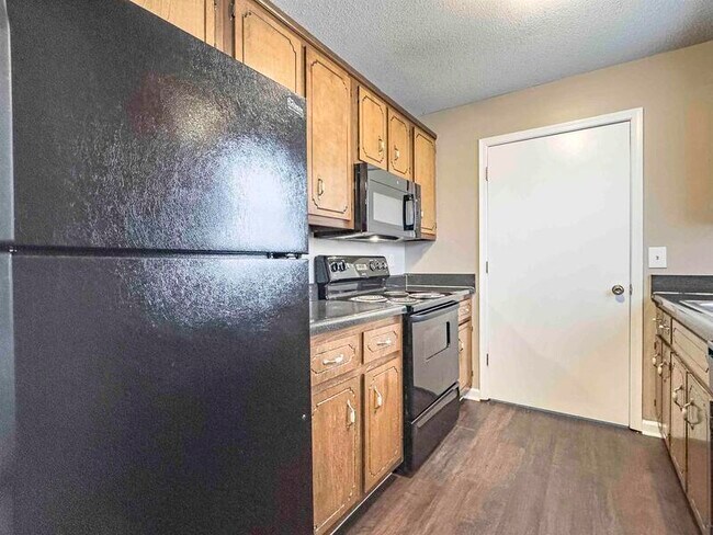 Building Photo - 587 Joshua Dr