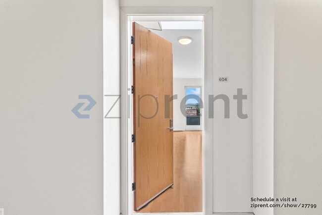 Building Photo - Unit 604