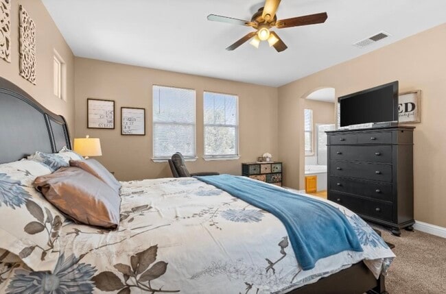 Building Photo - 300 W Alameda Dr