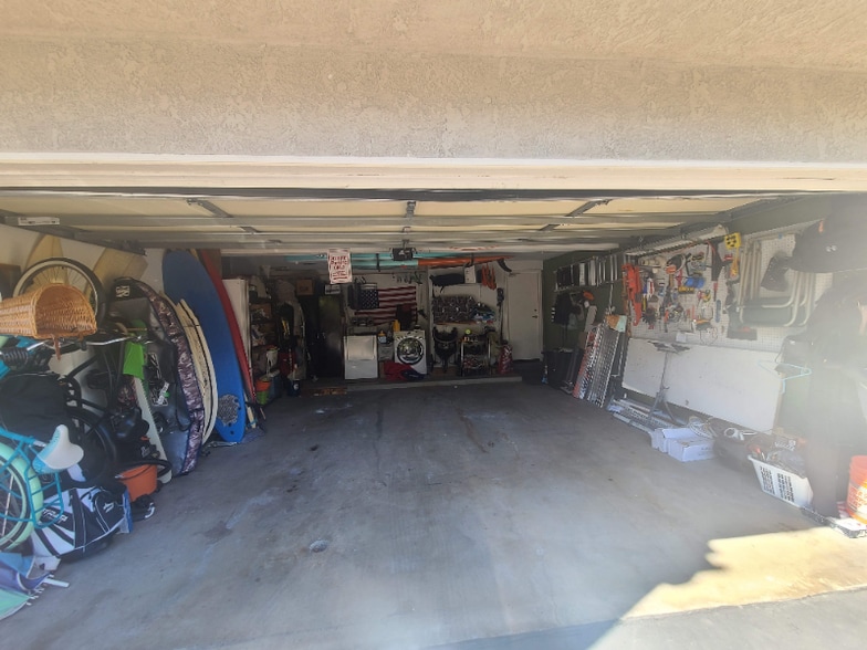 Building Photo - 543 Victoria St