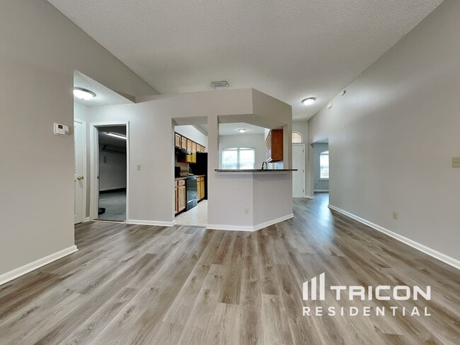 Building Photo - 7764 Invermere Boulevard Jacksonville FL