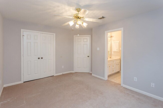 Building Photo - 4611 Oakdale St