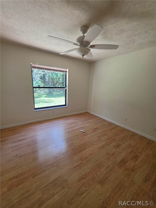 Building Photo - 1600 W Ivorywood Dr