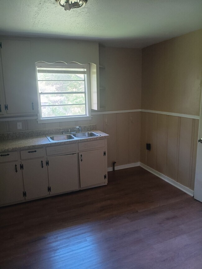 Building Photo - 2873 Teresa Dr