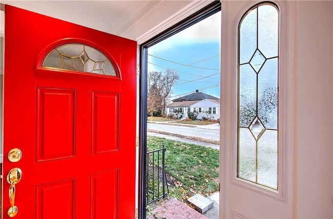 Building Photo - 11 Elmcroft Ave